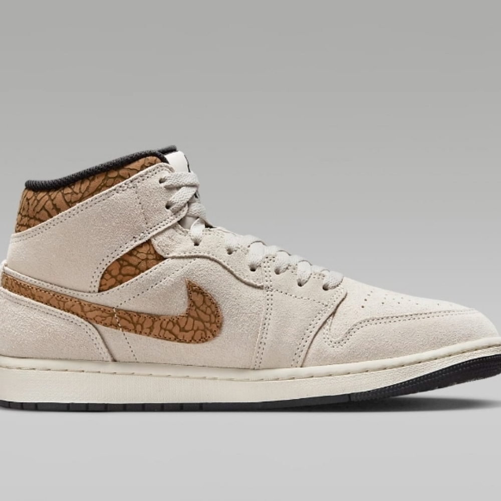 Jordan 1 Mid Streetwear/Lifestyle Suede Shoes Size 8 Men/9.5 Women - Picture 2 of 4